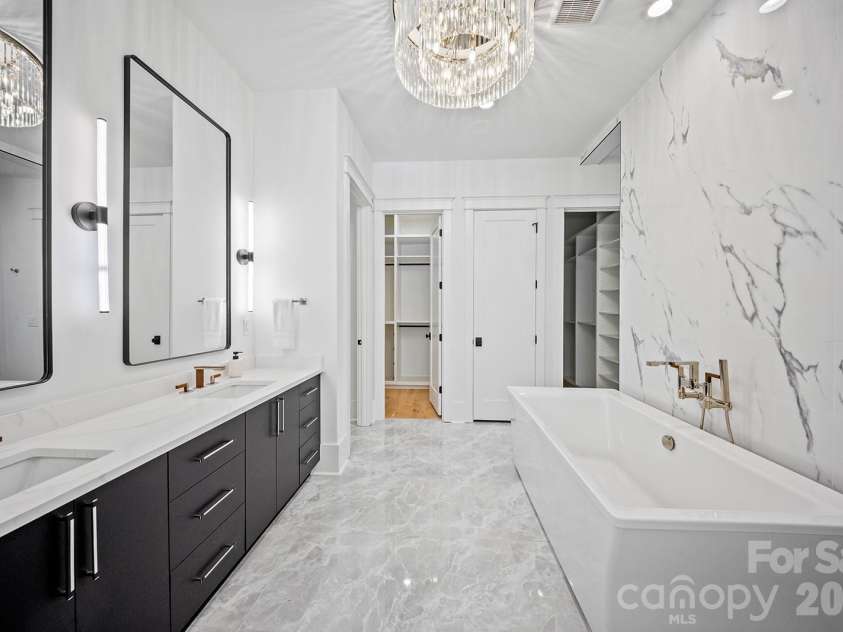 2541 Shenandoah Avenue, Charlotte, NC 28205.  MLS# CAR4372508, YatesRealty ID 37708. 