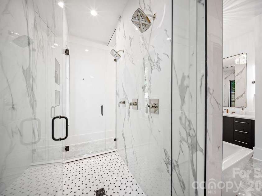2541 Shenandoah Avenue, Charlotte, NC 28205.  MLS# CAR4372508, YatesRealty ID 37708. 