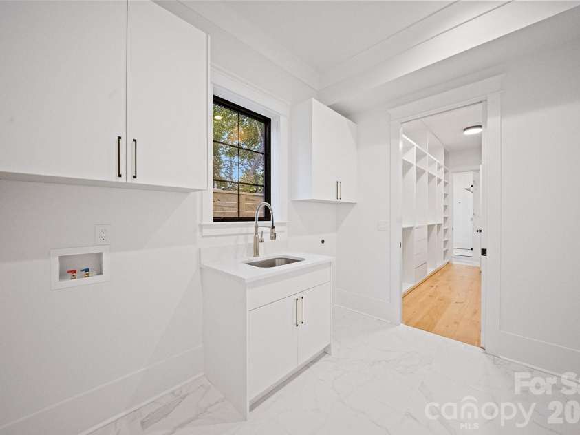 2541 Shenandoah Avenue, Charlotte, NC 28205.  MLS# CAR4372508, YatesRealty ID 37708. 