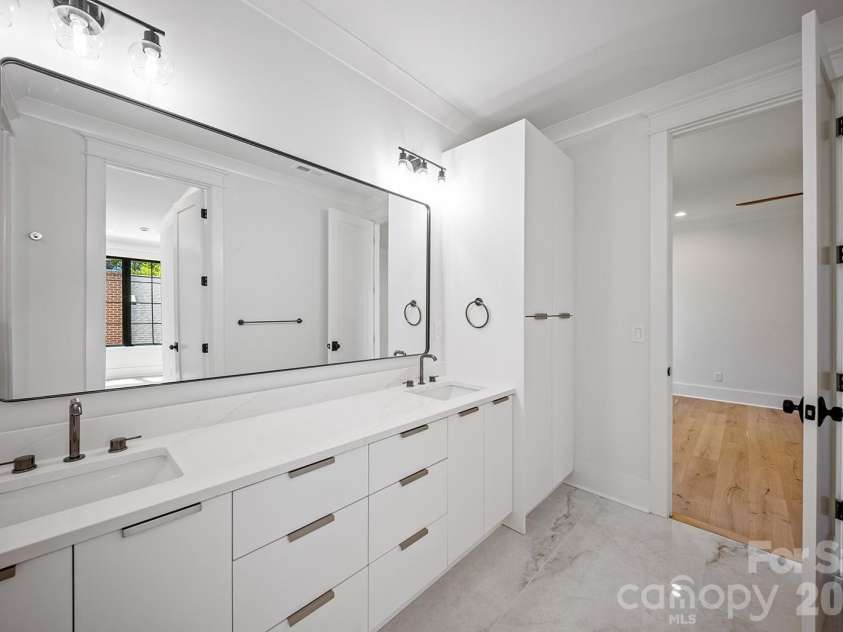 2541 Shenandoah Avenue, Charlotte, NC 28205.  MLS# CAR4372508, YatesRealty ID 37708. 