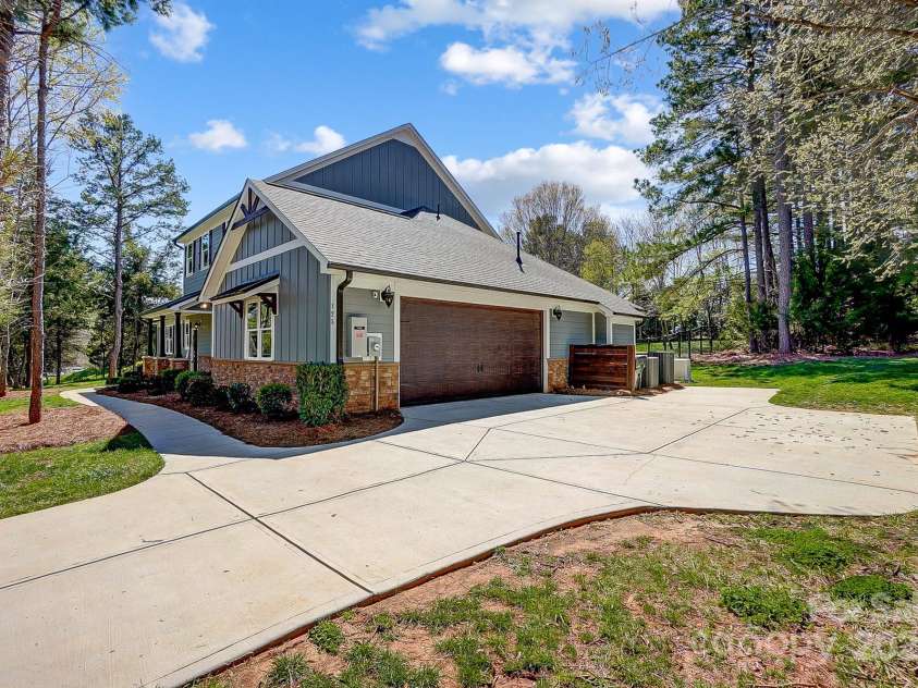 125 Arrow Point Lane, Davidson, NC 28036.  MLS# CAR4229084, YatesRealty ID 3771. 