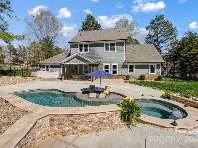 125 Arrow Point Lane, Davidson, NC 28036.  MLS# CAR4229084, YatesRealty ID 3771. 