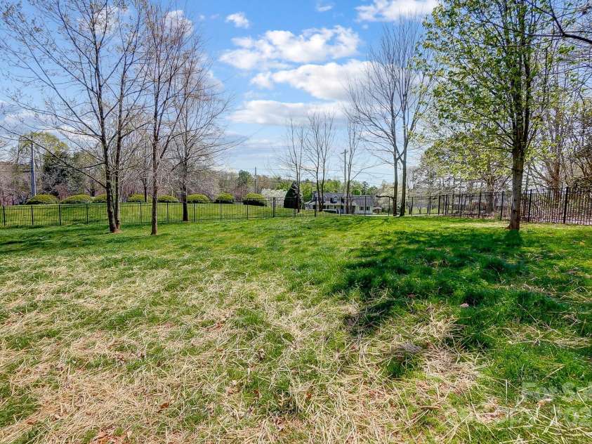 125 Arrow Point Lane, Davidson, NC 28036.  MLS# CAR4229084, YatesRealty ID 3771. 