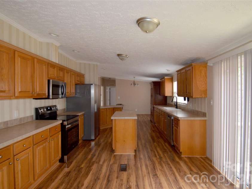 73 Walton Place Drive, Nebo, NC 28761.  MLS# CAR4340225, YatesRealty ID 3771. Kitchen