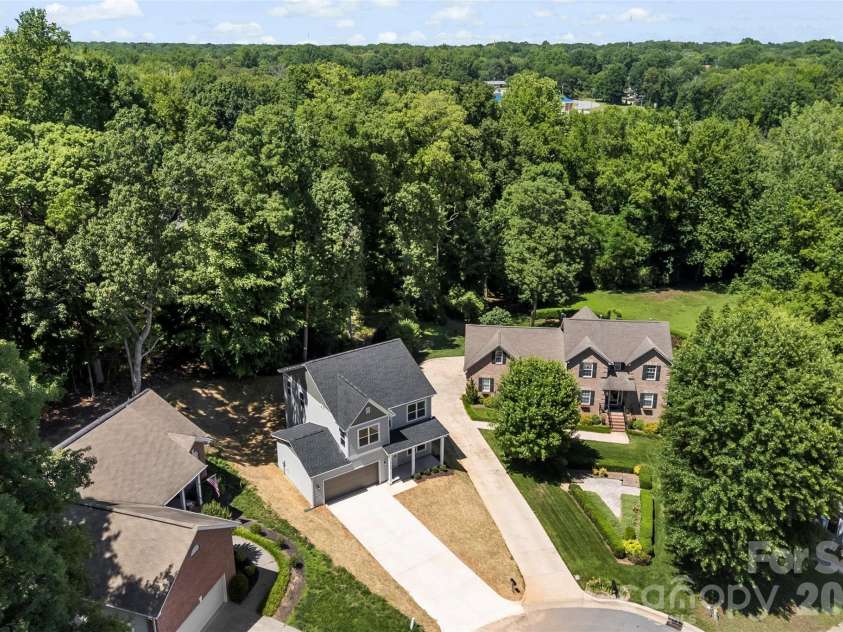 2100 Congress Court, Kannapolis, NC 28083.  MLS# CAR4386599, YatesRealty ID 37710. 