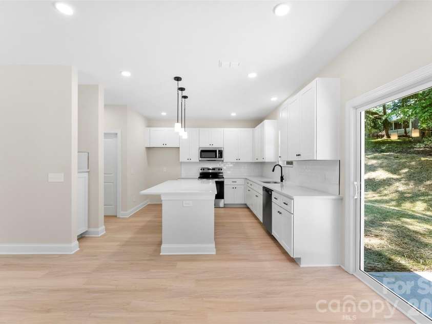 2100 Congress Court, Kannapolis, NC 28083.  MLS# CAR4386599, YatesRealty ID 37710. 