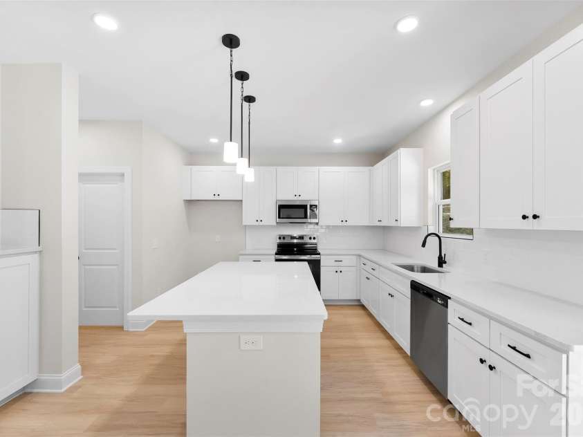 2100 Congress Court, Kannapolis, NC 28083.  MLS# CAR4386599, YatesRealty ID 37710. 