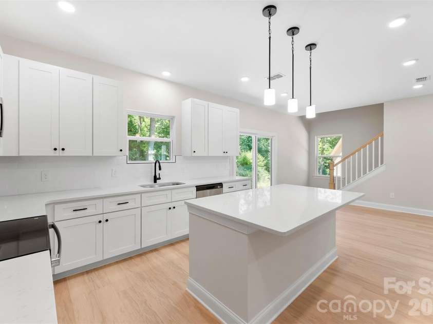 2100 Congress Court, Kannapolis, NC 28083.  MLS# CAR4386599, YatesRealty ID 37710. 