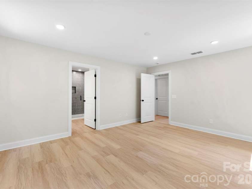 2100 Congress Court, Kannapolis, NC 28083.  MLS# CAR4386599, YatesRealty ID 37710. 