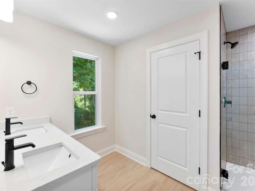 2100 Congress Court, Kannapolis, NC 28083.  MLS# CAR4386599, YatesRealty ID 37710. 