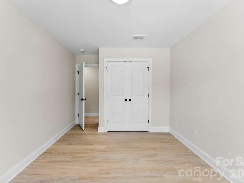 2100 Congress Court, Kannapolis, NC 28083.  MLS# CAR4386599, YatesRealty ID 37710. 