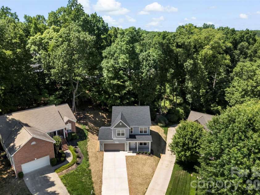 2100 Congress Court, Kannapolis, NC 28083.  MLS# CAR4386599, YatesRealty ID 37710. 