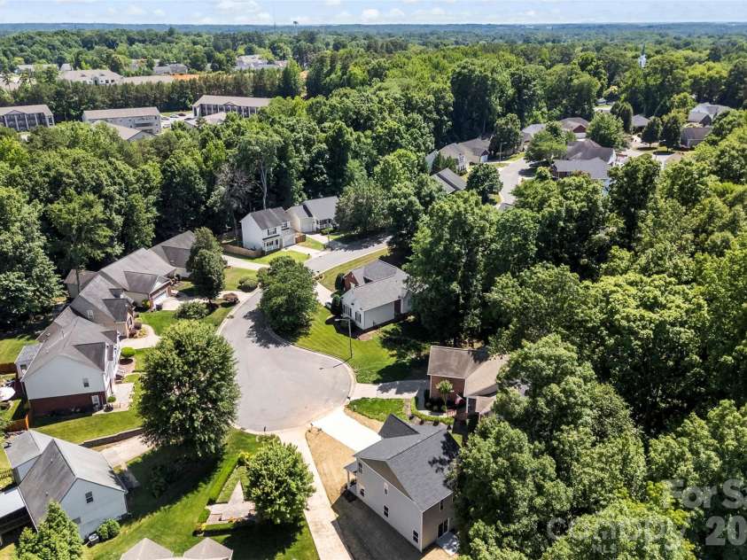 2100 Congress Court, Kannapolis, NC 28083.  MLS# CAR4386599, YatesRealty ID 37710. 