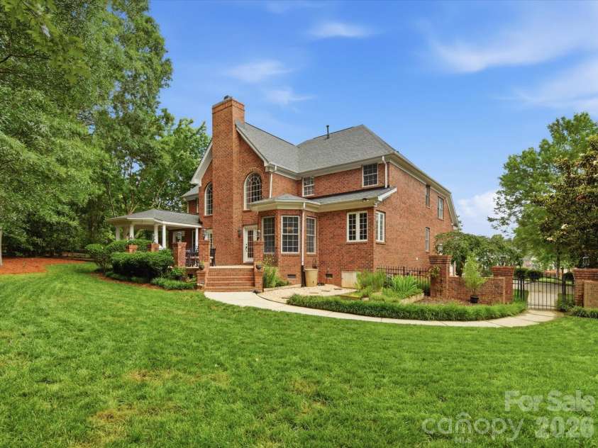 8404 Denholme Drive, Waxhaw, NC 28173.  MLS# CAR4387855, YatesRealty ID 37711. 