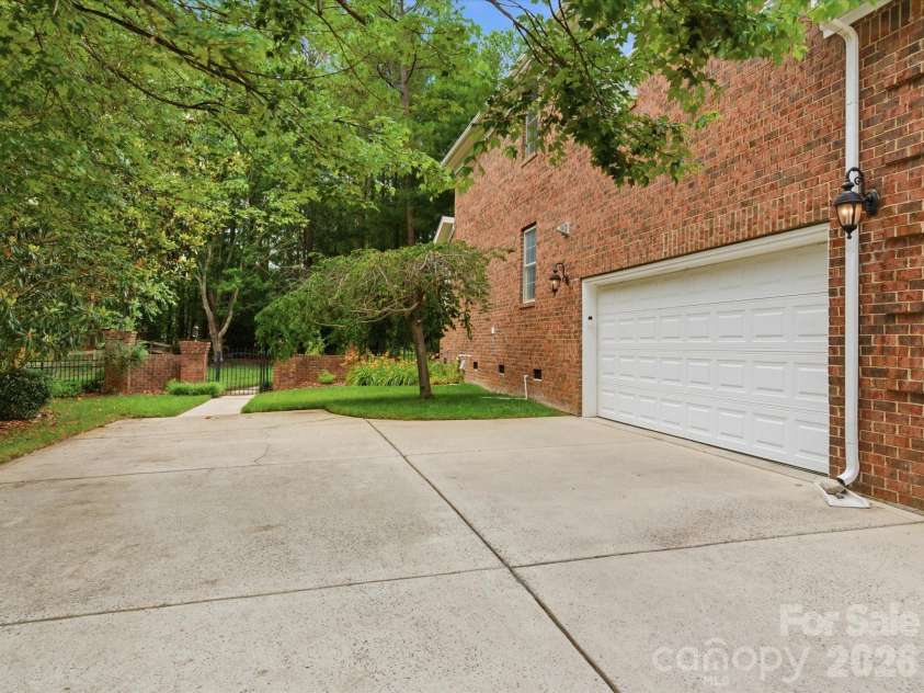 8404 Denholme Drive, Waxhaw, NC 28173.  MLS# CAR4387855, YatesRealty ID 37711. 