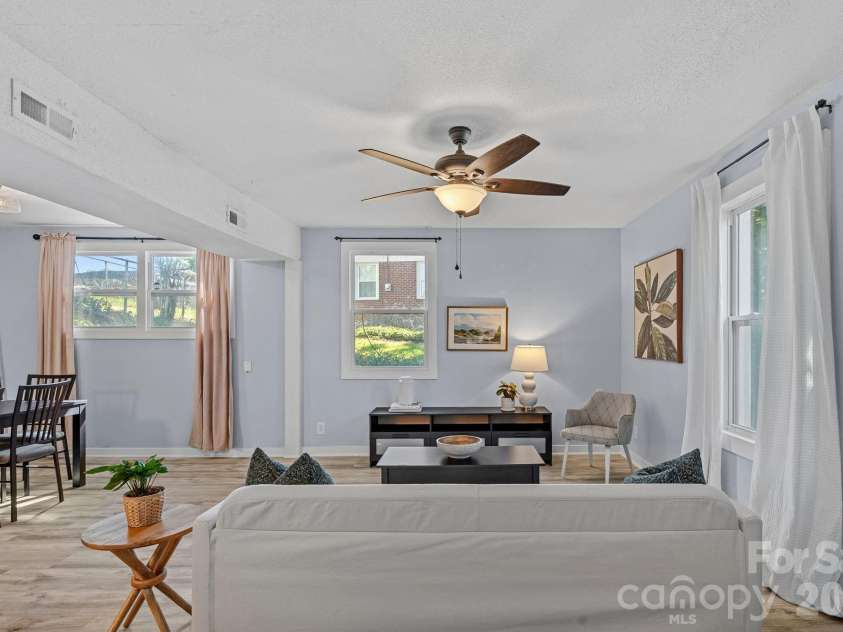 5662 Coulee Place, Charlotte, NC 28217.  MLS# CAR4393487, YatesRealty ID 37712. 