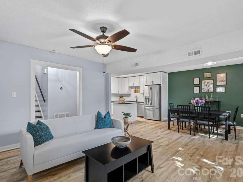 5662 Coulee Place, Charlotte, NC 28217.  MLS# CAR4393487, YatesRealty ID 37712. 