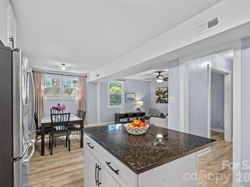 5662 Coulee Place, Charlotte, NC 28217.  MLS# CAR4393487, YatesRealty ID 37712. 