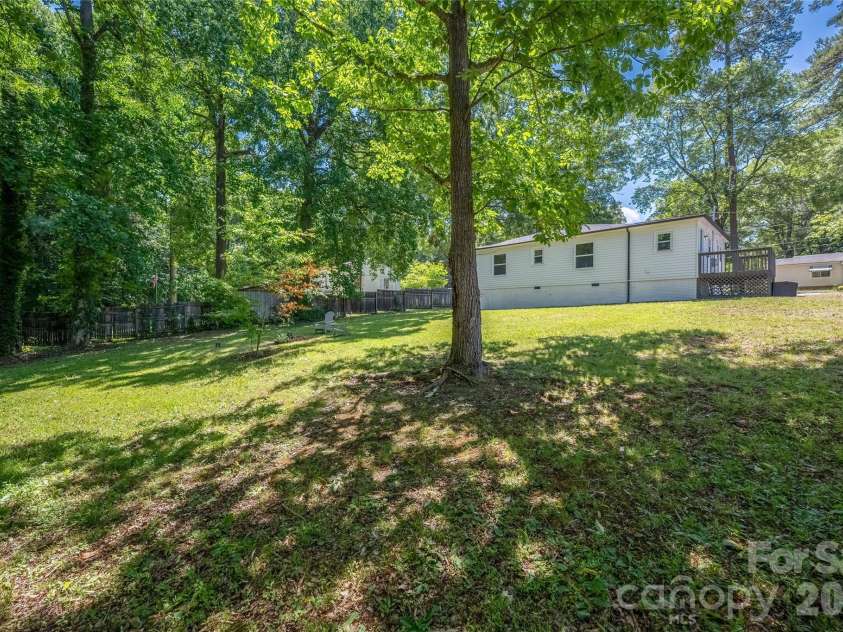 445 Oakwood Avenue, Mooresville, NC 28115.  MLS# CAR4396857, YatesRealty ID 37713. 