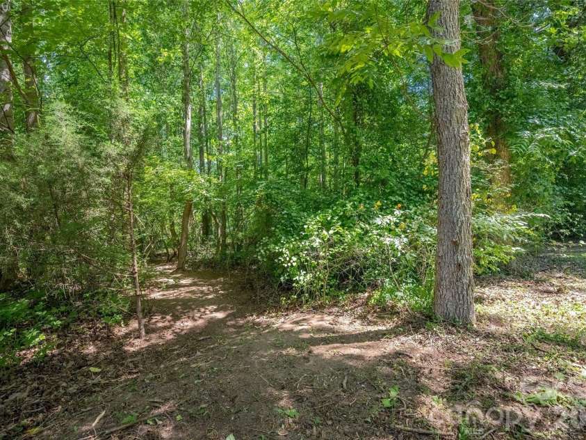 445 Oakwood Avenue, Mooresville, NC 28115.  MLS# CAR4396857, YatesRealty ID 37713. 