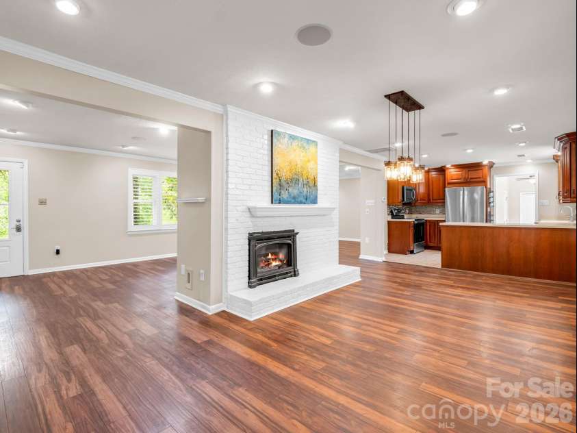 111 Dogwood Drive, Black Mountain, NC 28711.  MLS# CAR4365787, YatesRealty ID 37714. 