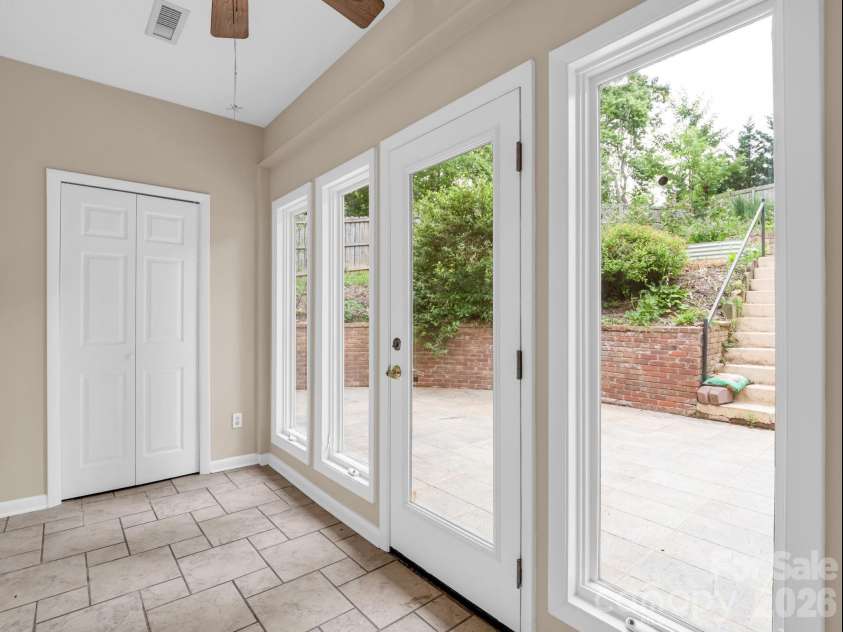 111 Dogwood Drive, Black Mountain, NC 28711.  MLS# CAR4365787, YatesRealty ID 37714. 