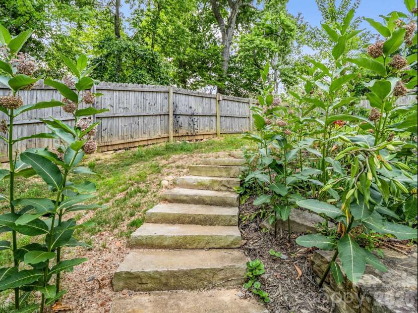 111 Dogwood Drive, Black Mountain, NC 28711.  MLS# CAR4365787, YatesRealty ID 37714. 