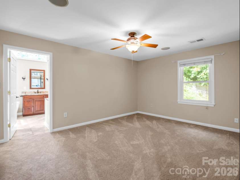 111 Dogwood Drive, Black Mountain, NC 28711.  MLS# CAR4365787, YatesRealty ID 37714. 