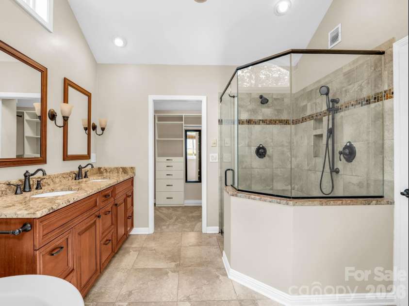 111 Dogwood Drive, Black Mountain, NC 28711.  MLS# CAR4365787, YatesRealty ID 37714. 