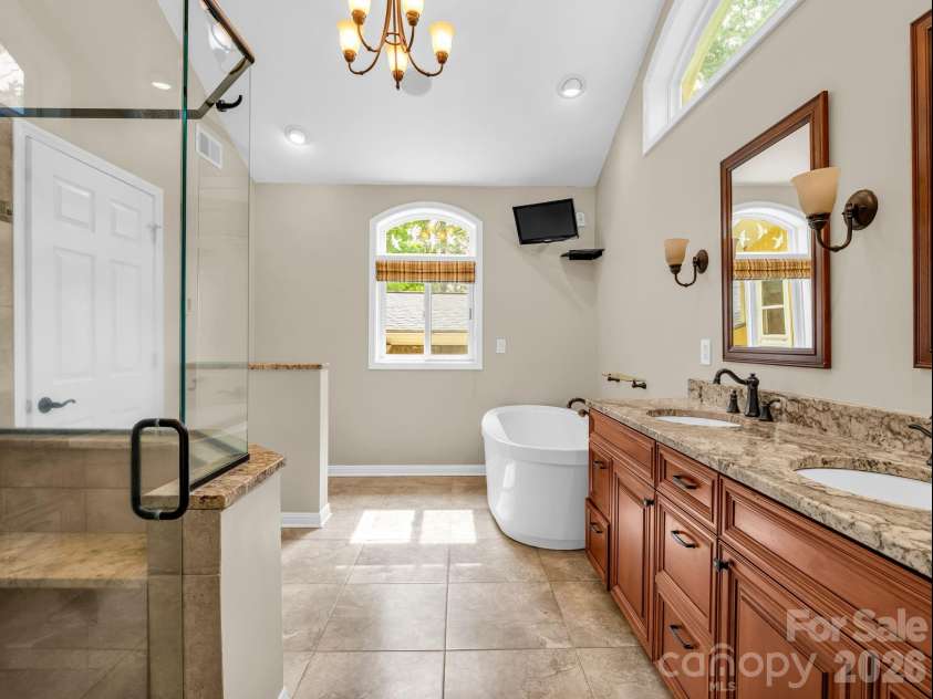 111 Dogwood Drive, Black Mountain, NC 28711.  MLS# CAR4365787, YatesRealty ID 37714. 