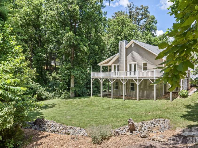 2 Birkdale Drive, Weaverville, NC 28787.  MLS# CAR4399312, YatesRealty ID 37716. Park-like setting