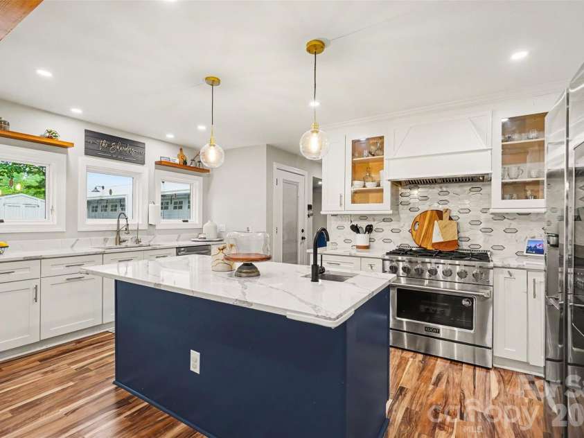 821 Dare Court, Gastonia, NC 28054.  MLS# CAR4399077, YatesRealty ID 37717. Kitchen