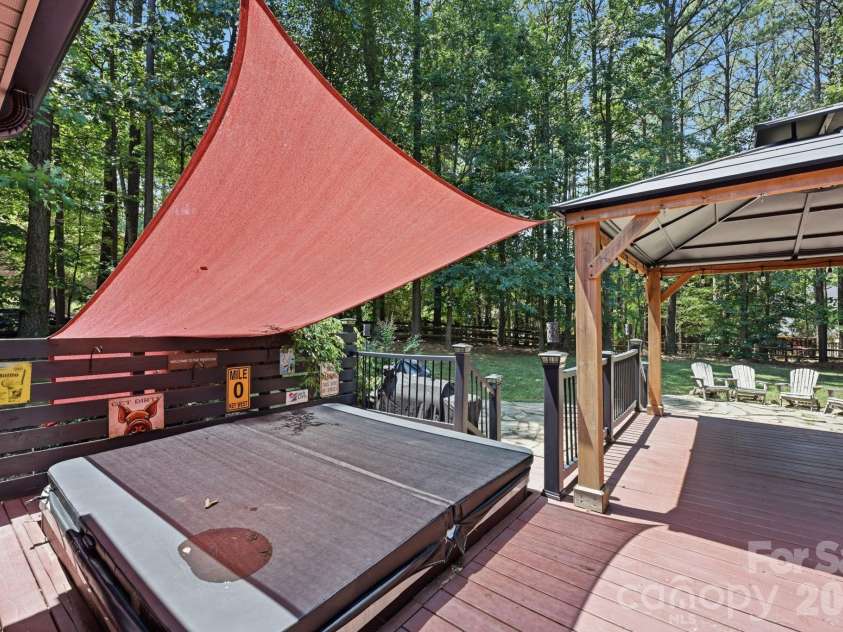 202 Indian Trail, Mooresville, NC 28117.  MLS# CAR4401126, YatesRealty ID 37718. 