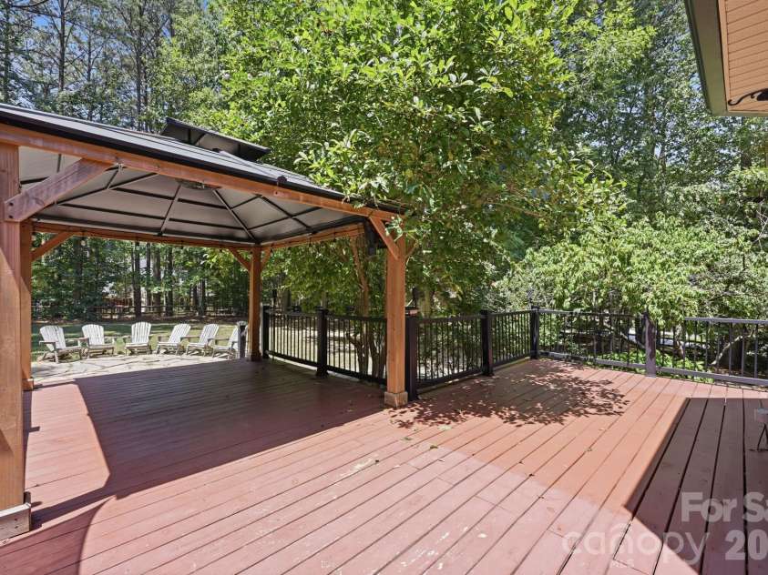 202 Indian Trail, Mooresville, NC 28117.  MLS# CAR4401126, YatesRealty ID 37718. 