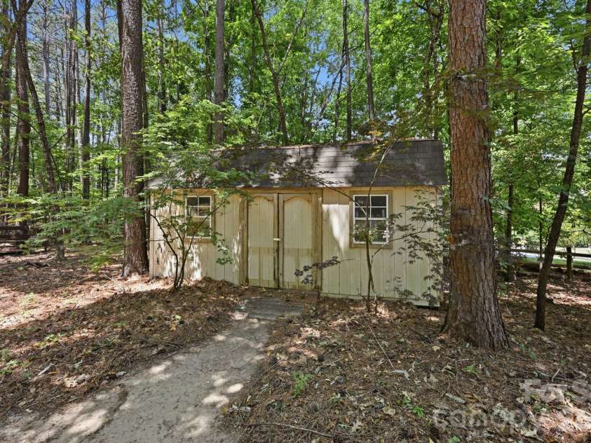 202 Indian Trail, Mooresville, NC 28117.  MLS# CAR4401126, YatesRealty ID 37718. 