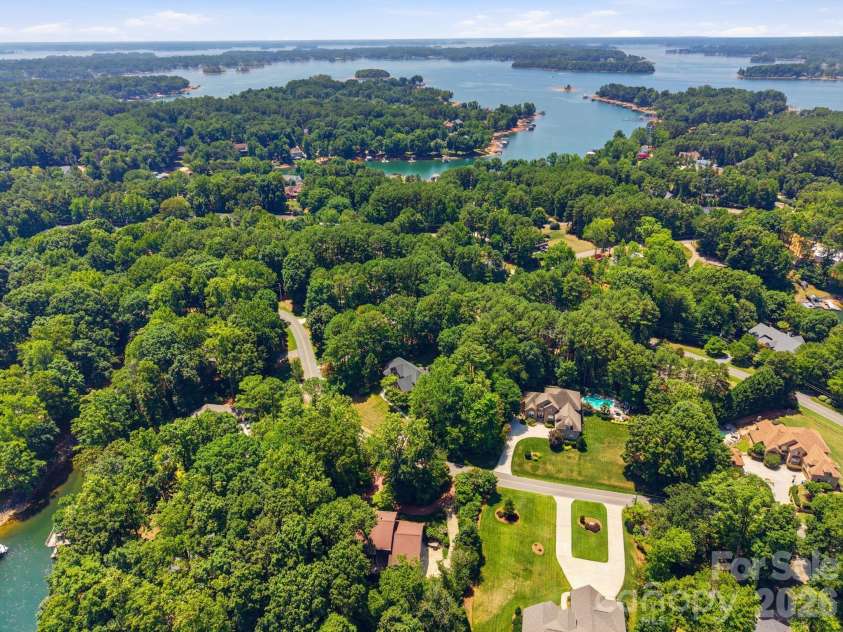 202 Indian Trail, Mooresville, NC 28117.  MLS# CAR4401126, YatesRealty ID 37718. 