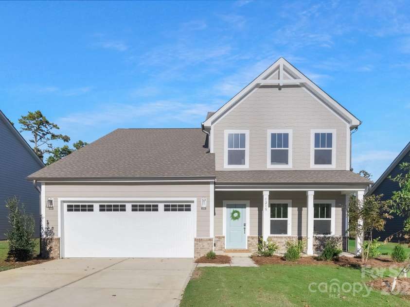 1215 Links Crossing Drive, Monroe, NC 28112.  MLS# CAR4301271, YatesRealty ID 37719. 