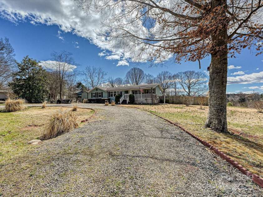 170 Louise Drive, Mooresville, NC 28115.  MLS# CAR4231739, YatesRealty ID 3772. 