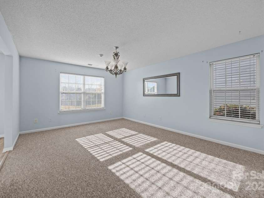 10320 Wakerobin Lane, Charlotte, NC 28213.  MLS# CAR4324350, YatesRealty ID 37720. 