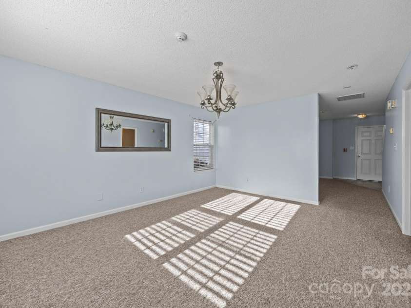 10320 Wakerobin Lane, Charlotte, NC 28213.  MLS# CAR4324350, YatesRealty ID 37720. 