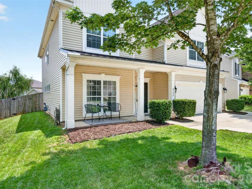 4506 Lawrence Daniel Drive, Matthews, NC 28104.  MLS# CAR4400957, YatesRealty ID 37720. 