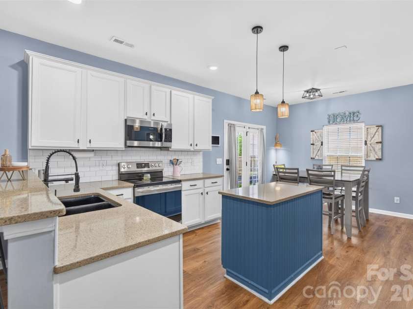 4506 Lawrence Daniel Drive, Matthews, NC 28104.  MLS# CAR4400957, YatesRealty ID 37720. 