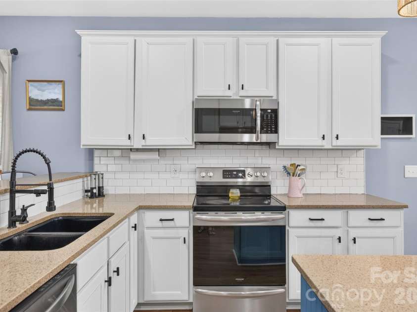 4506 Lawrence Daniel Drive, Matthews, NC 28104.  MLS# CAR4400957, YatesRealty ID 37720. 