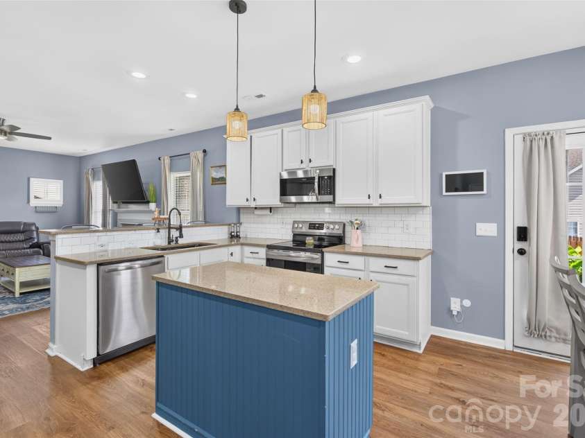 4506 Lawrence Daniel Drive, Matthews, NC 28104.  MLS# CAR4400957, YatesRealty ID 37720. 