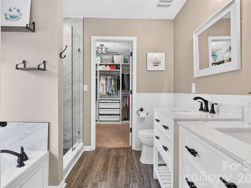 4506 Lawrence Daniel Drive, Matthews, NC 28104.  MLS# CAR4400957, YatesRealty ID 37720. 