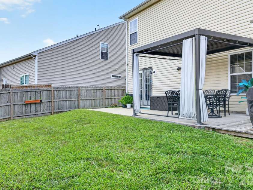 4506 Lawrence Daniel Drive, Matthews, NC 28104.  MLS# CAR4400957, YatesRealty ID 37720. 
