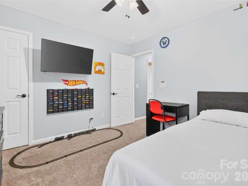 4506 Lawrence Daniel Drive, Matthews, NC 28104.  MLS# CAR4400957, YatesRealty ID 37720. Bedroom #5