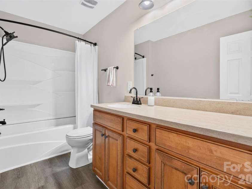 4506 Lawrence Daniel Drive, Matthews, NC 28104.  MLS# CAR4400957, YatesRealty ID 37720. Full Bath Upper Level