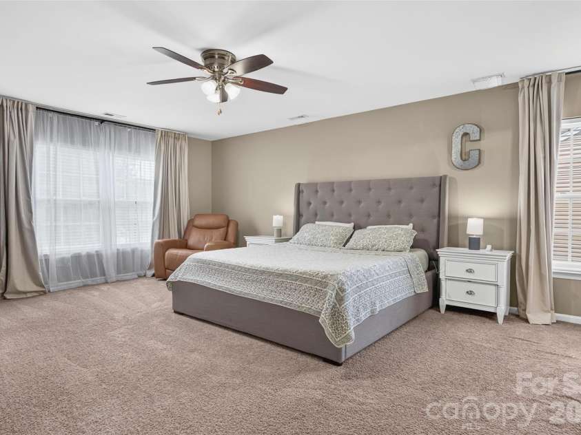 4506 Lawrence Daniel Drive, Matthews, NC 28104.  MLS# CAR4400957, YatesRealty ID 37720. Huge Primary Bedroom