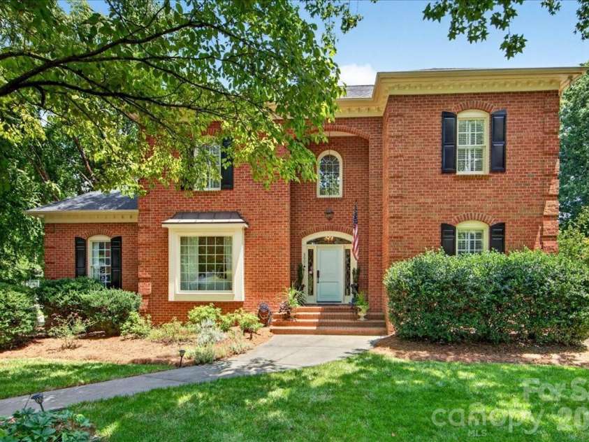 3601 Castellaine Drive, Charlotte, NC 28226.  MLS# CAR4392373, YatesRealty ID 37721. 